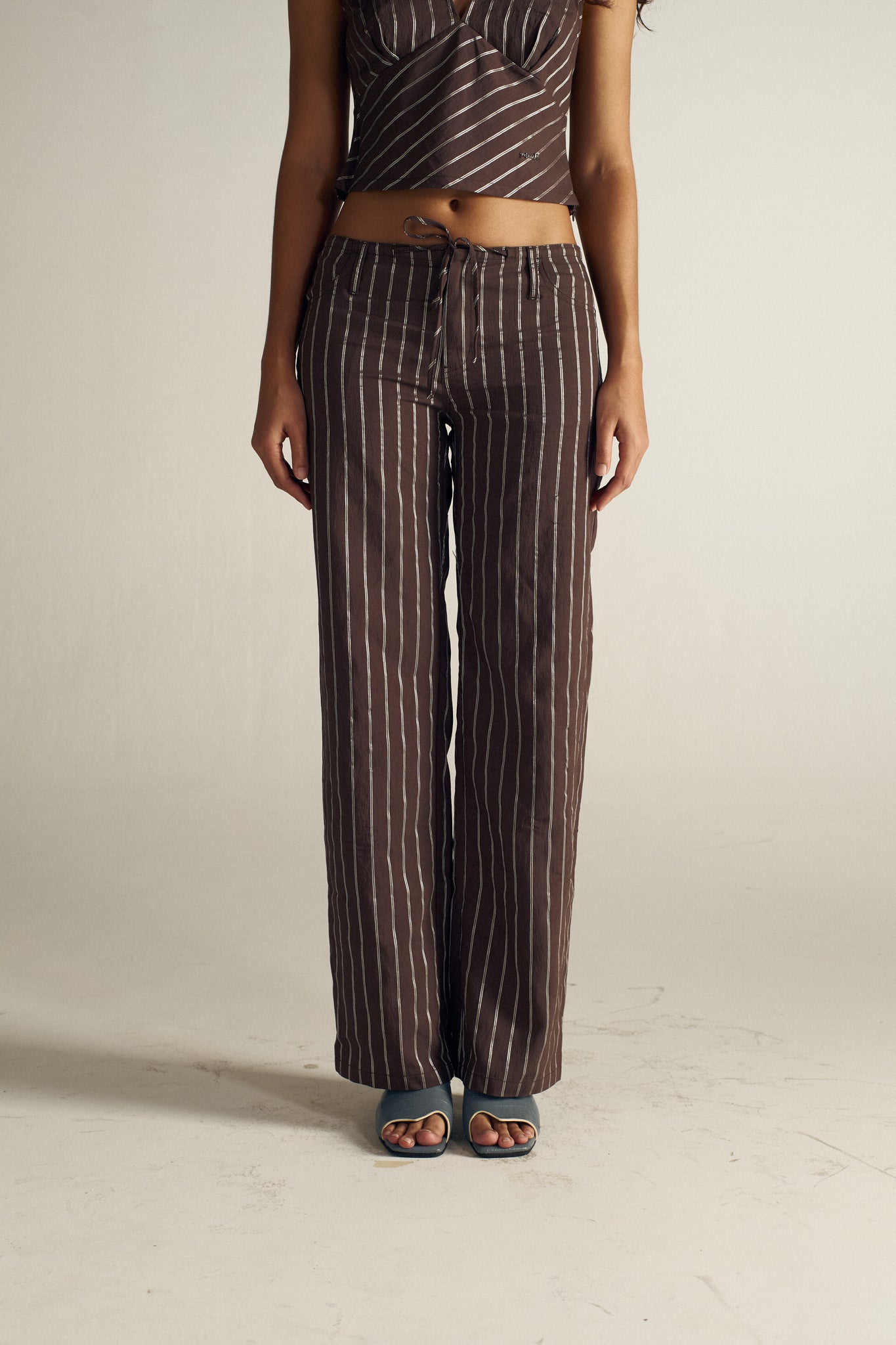 LOW WAIST RELAXED TROUSERS