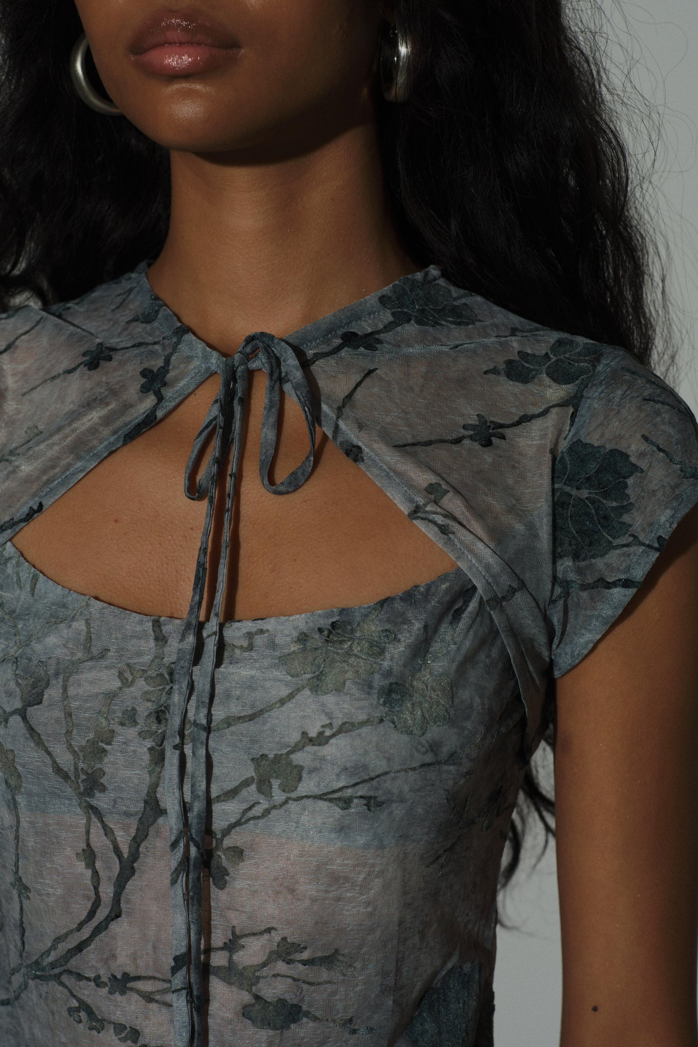 LACE BOW TEE